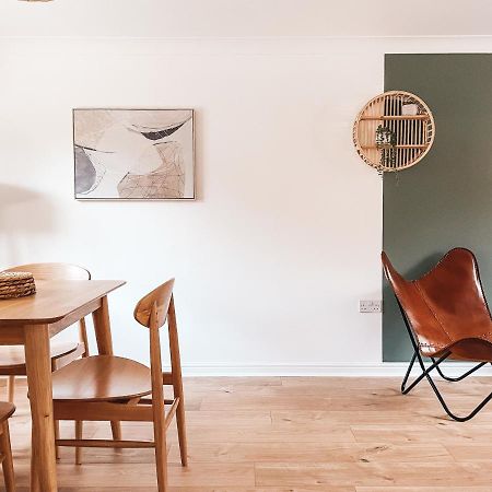 Hollybush Apartment, By Solace Stays Newport  Exterior foto